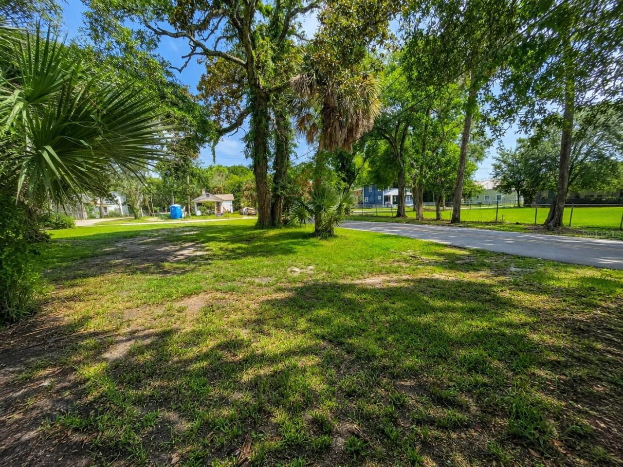Photo 4 of 547 Live Oak Ave, Daytona Beach, FL 32114