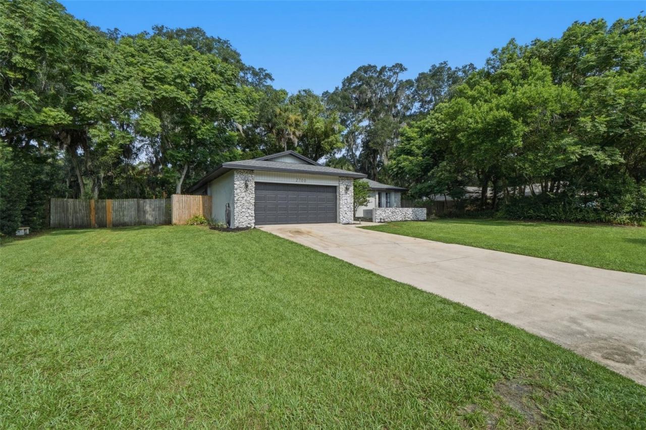 Photo 3 of 2700 Concord Rd, Deland, FL 32720
