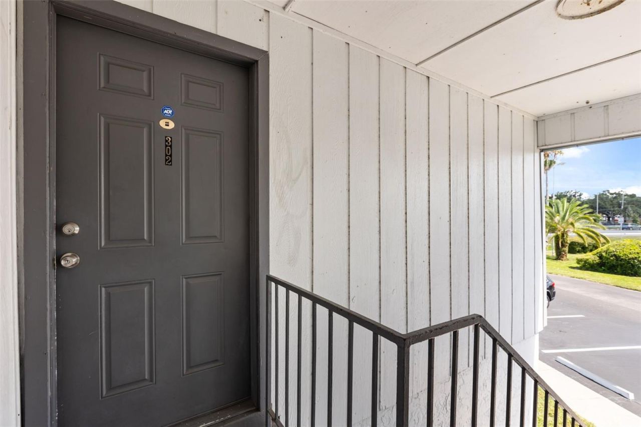 Photo 2 of 1000 S Semoran Blvd #302, Winter Park, FL 32792