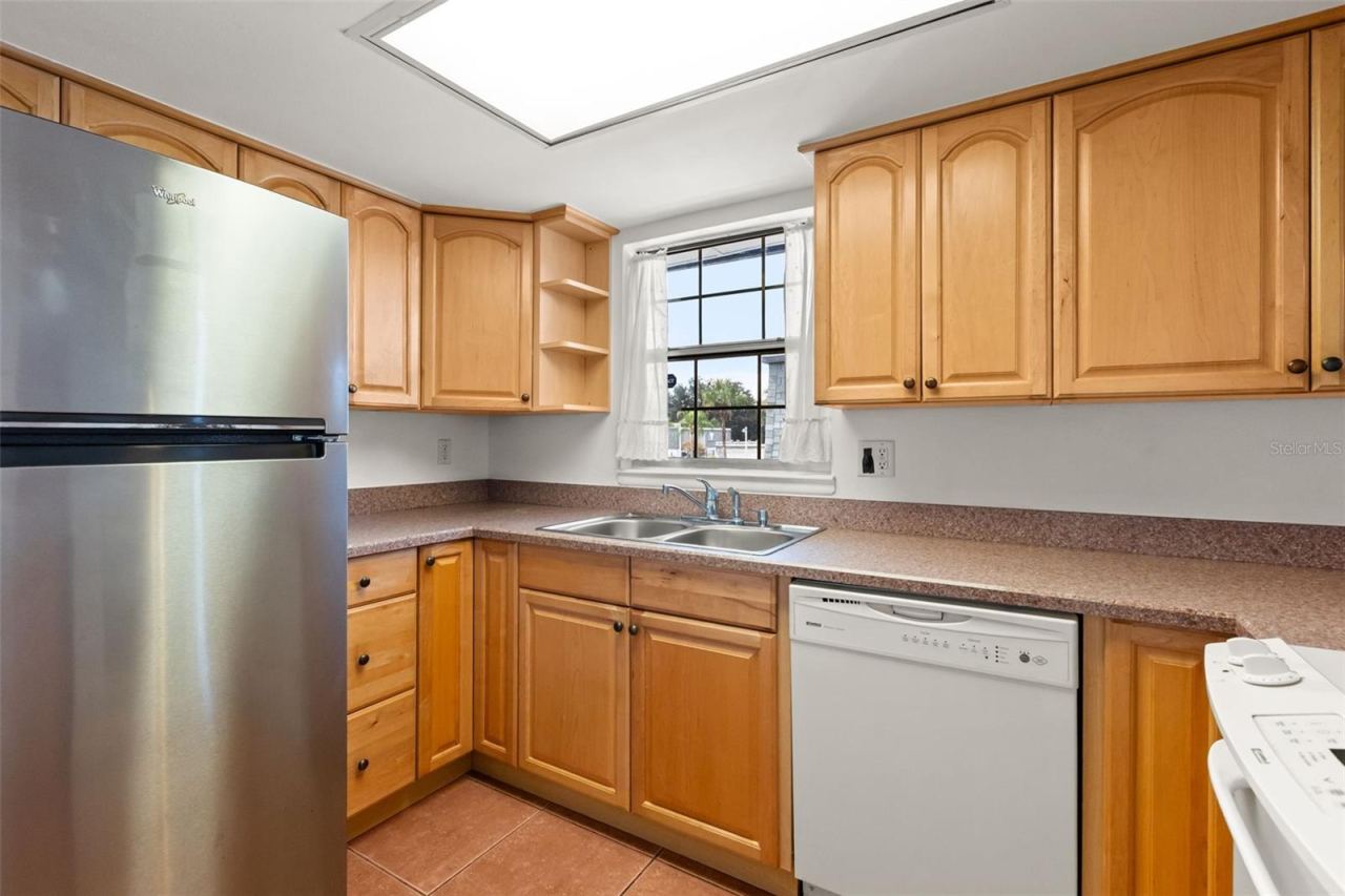 Photo 5 of 1000 S Semoran Blvd #302, Winter Park, FL 32792