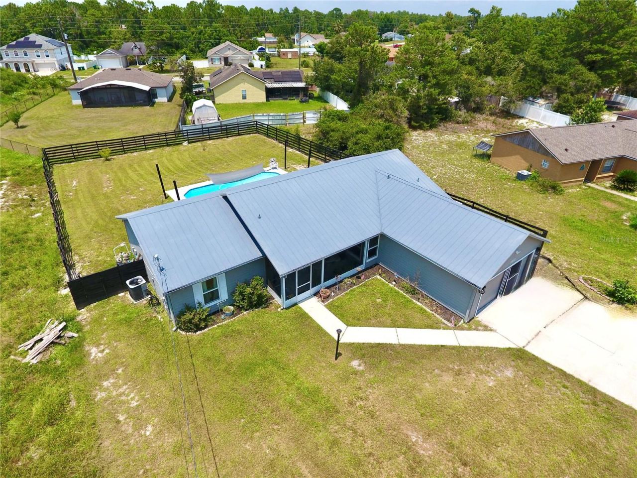 Photo 4 of 1812 Whipple Dr, Deltona, FL 32738