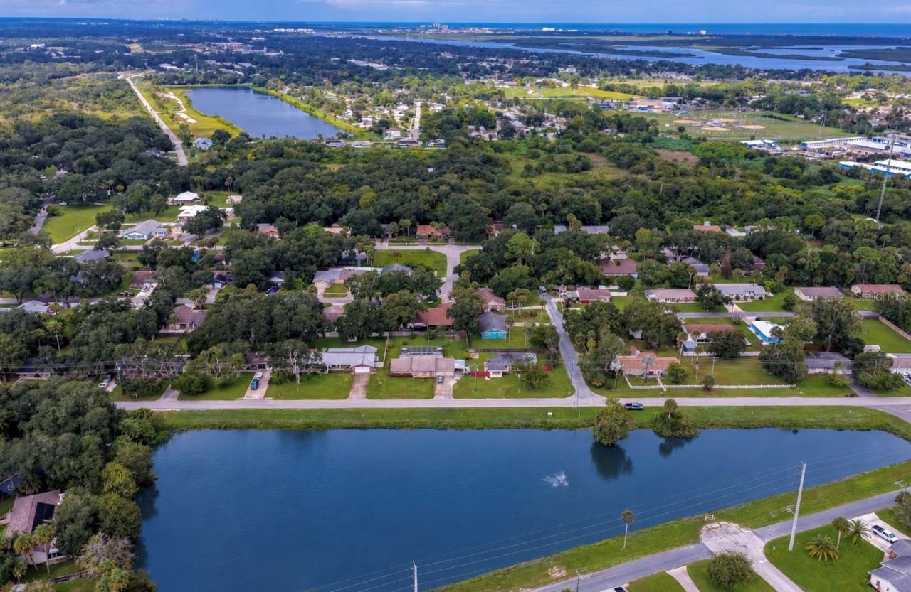 Photo 4 of 1101 16th St, Edgewater, FL 32132