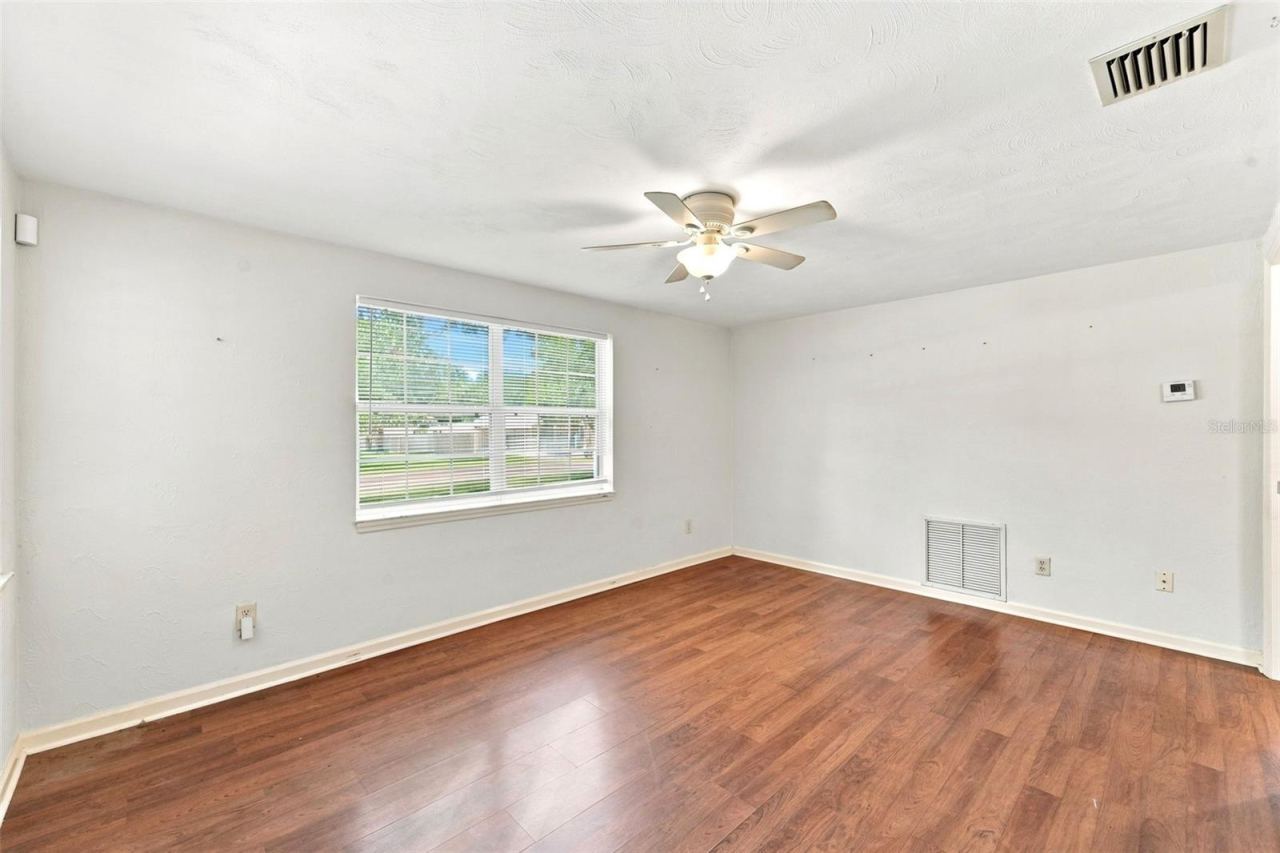 Photo 5 of 44 Volusia Dr, Debary, FL 32713
