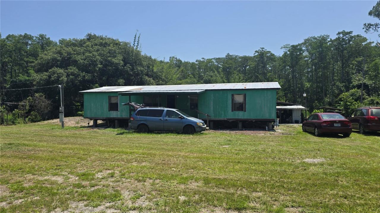 Photo 5 of 135 Starlight Rd, Crescent City, FL 32112