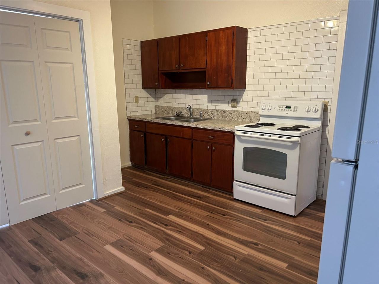 Photo 3 of 161 W 2nd Ave, Pierson, FL 32180