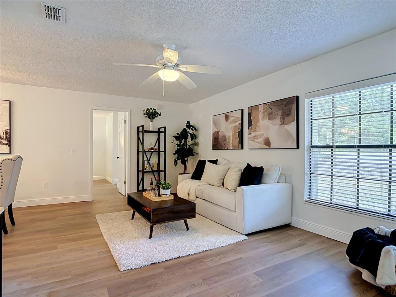 Photo 4 of 3208 Lake Helen Osteen Rd, Deltona, FL 32738