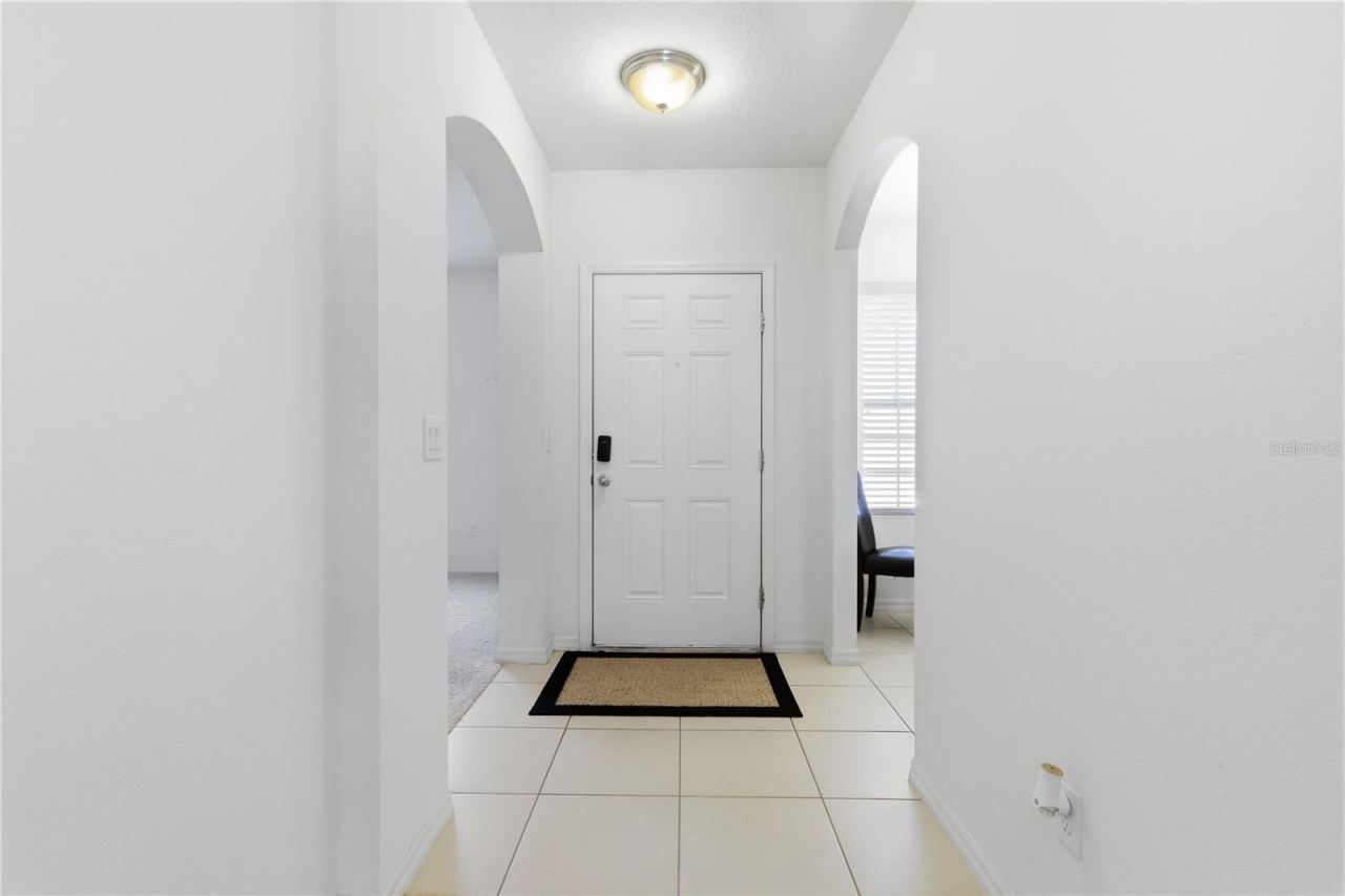 Photo 5 of 802 Grand Park Ct, Deland, FL 32724