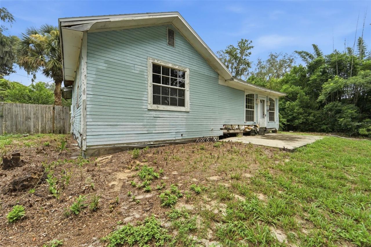 Photo 4 of 495 North St, De Leon Springs, FL 32130