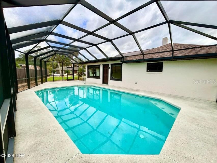 Photo 2 of 120 Peachtree Cir, Daytona Beach, FL 32114