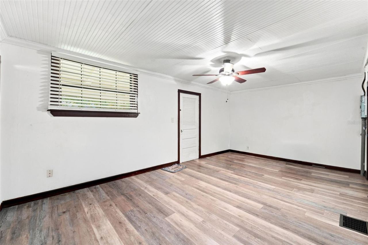 Photo 4 of 316 S Amelia Ave, Deland, FL 32724