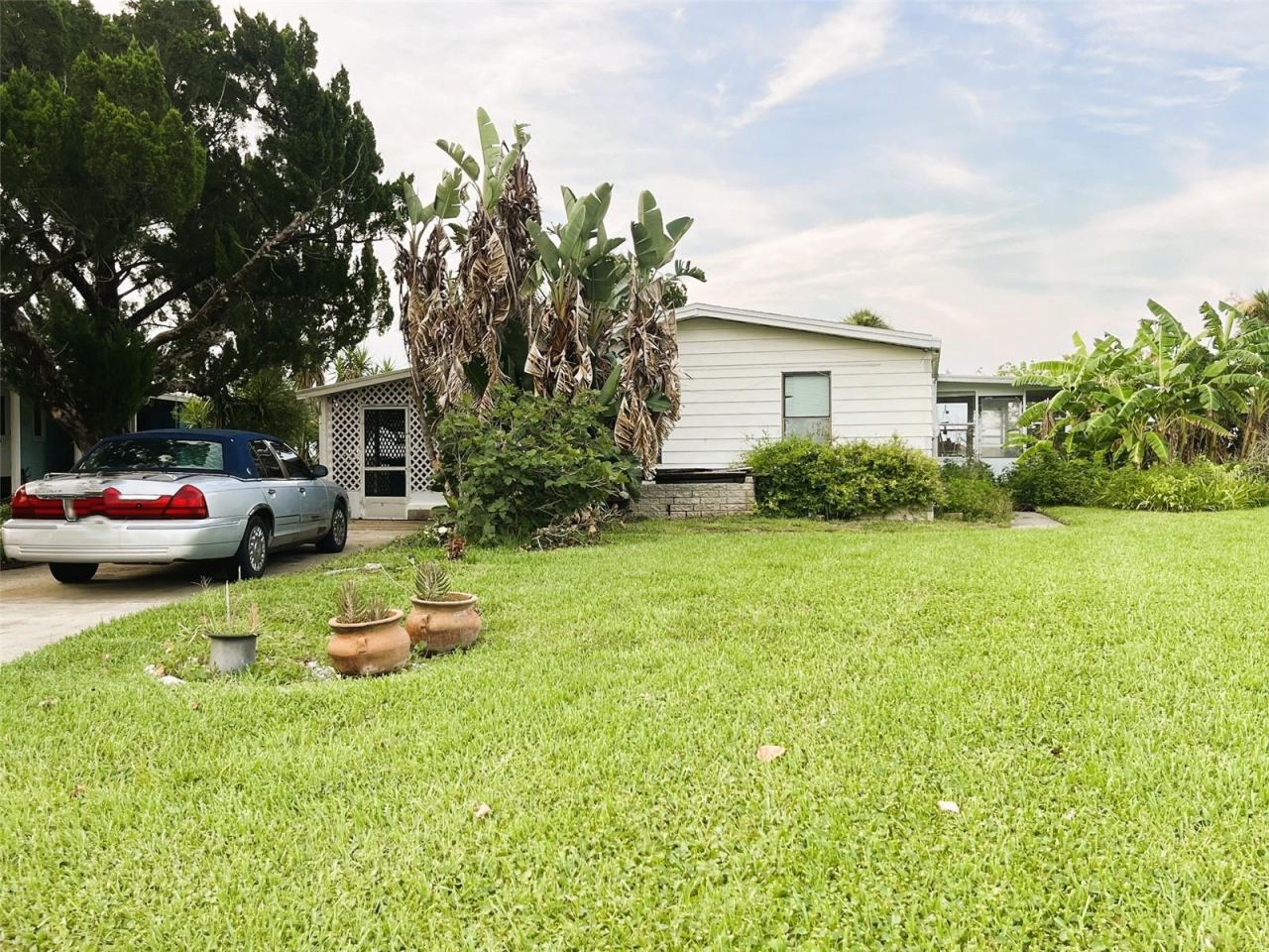 281 Golden Bay Blvd, Oak Hill