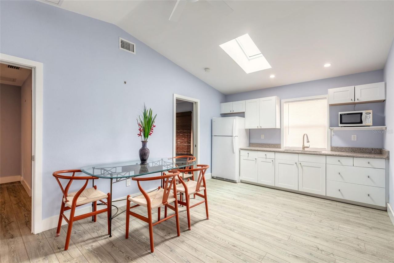 Photo 4 of 808 E 16th Ave, New Smyrna Beach, FL 32169