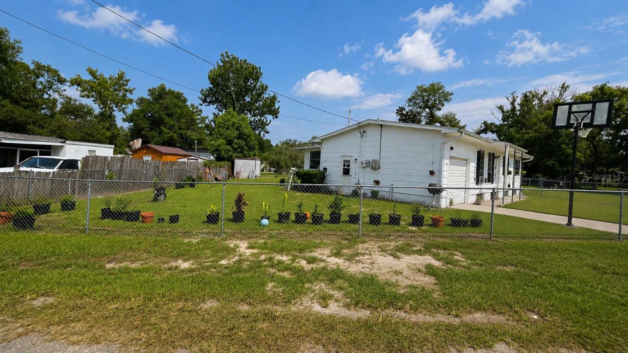 Photo 5 of 354 Park Dr, Deland, FL 32724