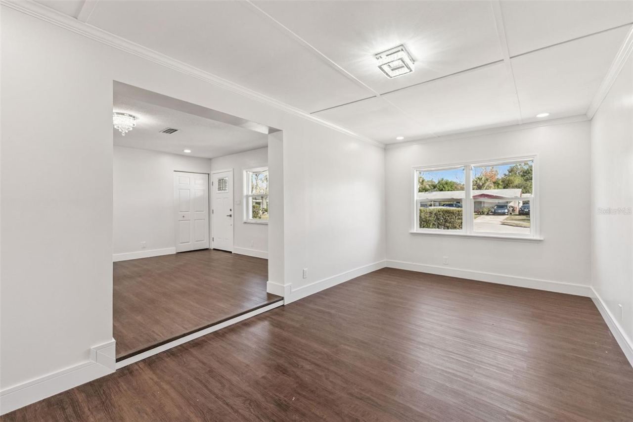 Photo 4 of 1070 N Libby Ct, Daytona Beach, FL 32117