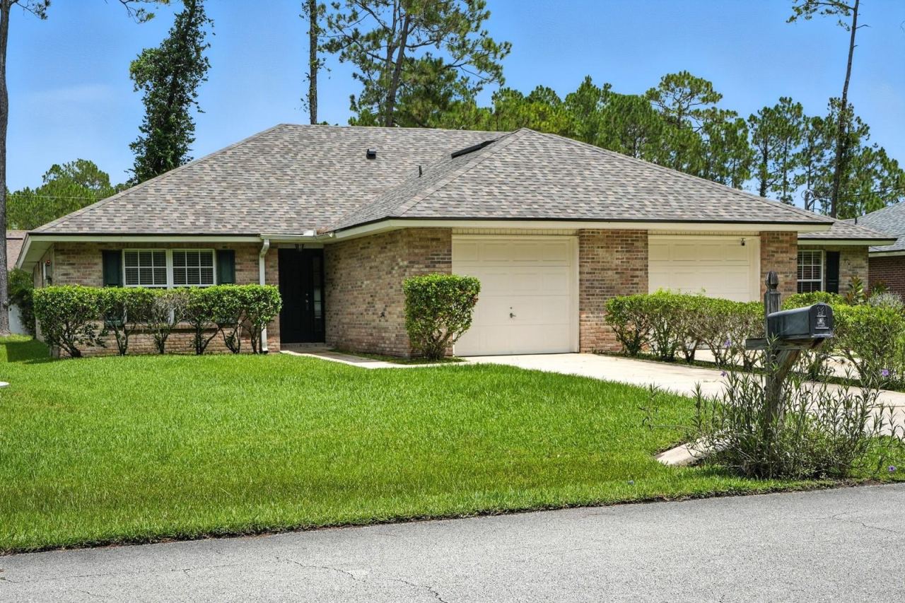 Photo 2 of 70 Red Mill Dr, Palm Coast, FL 32164