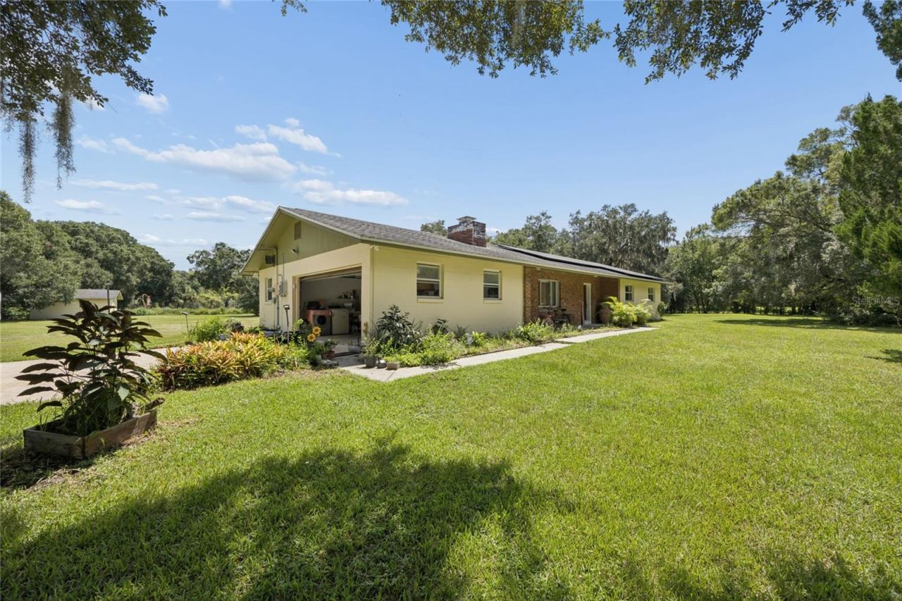 Photo 4 of 4285 Shamrock Dr, Mims, FL 32754