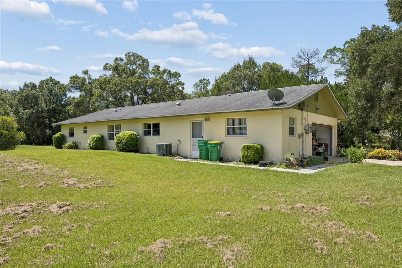 Photo 5 of 4285 Shamrock Dr, Mims, FL 32754