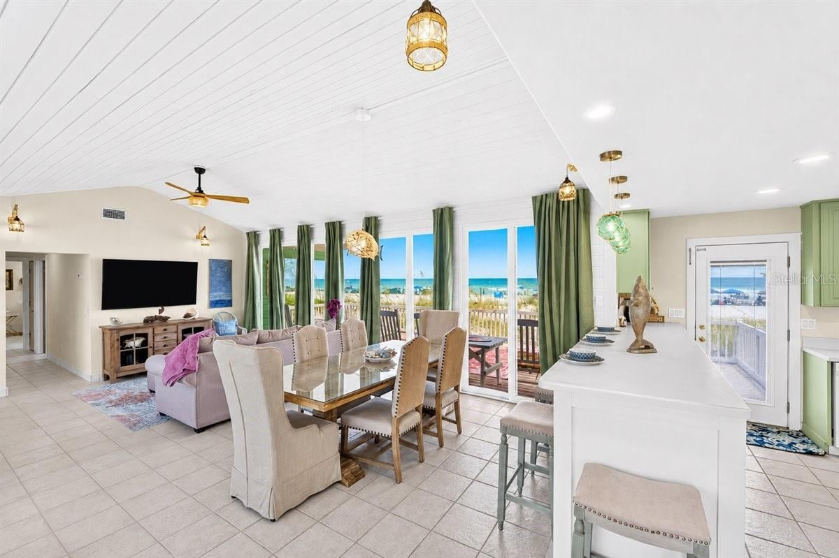 Photo 4 of 921 N Atlantic Ave, New Smyrna Beach, FL 32169
