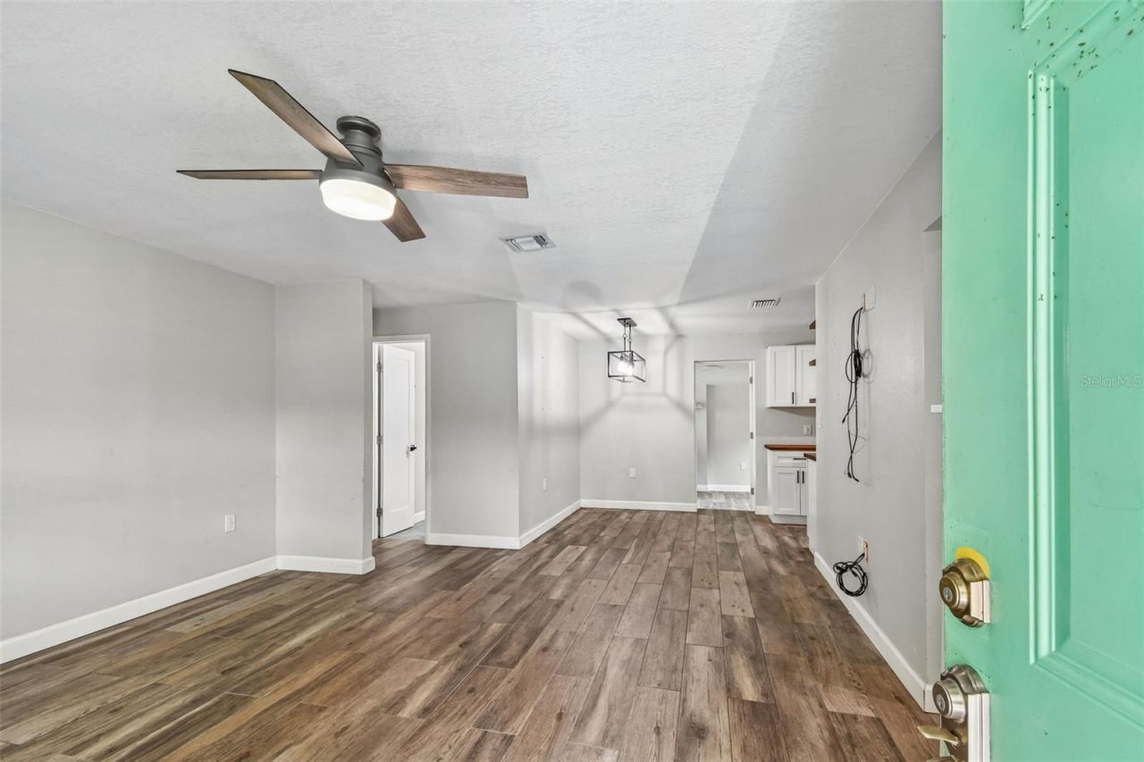 Photo 5 of 173 Temple St, New Smyrna Beach, FL 32168
