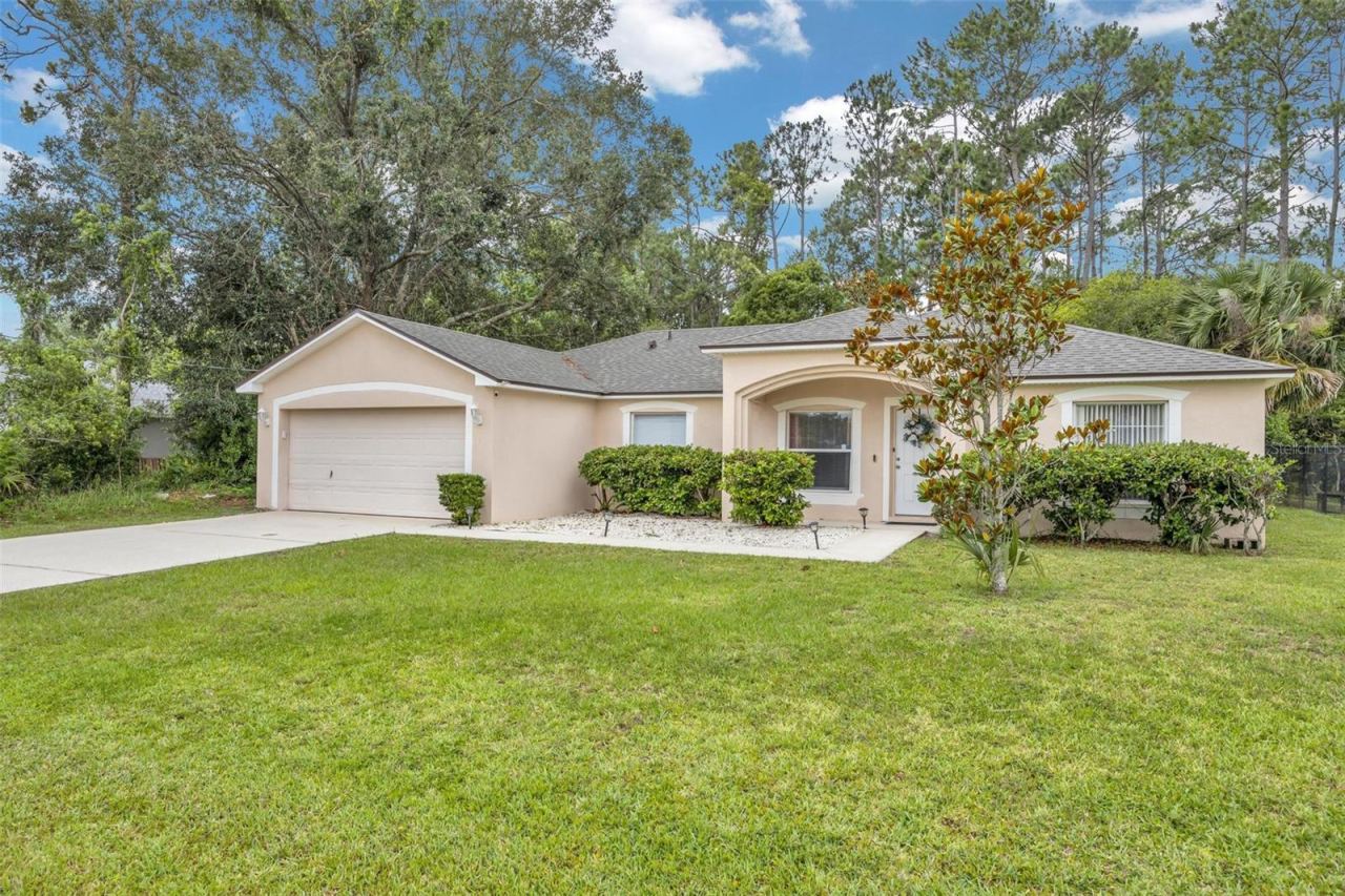 Photo 2 of 27 Patric Dr, Palm Coast, FL 32164