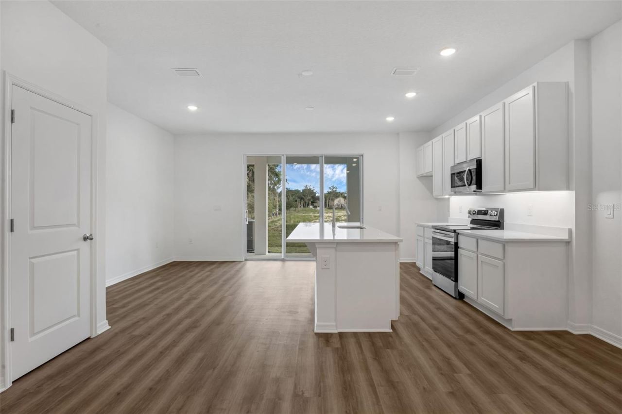 Photo 5 of 629 Florida Elm Ct, Deland, FL 32720