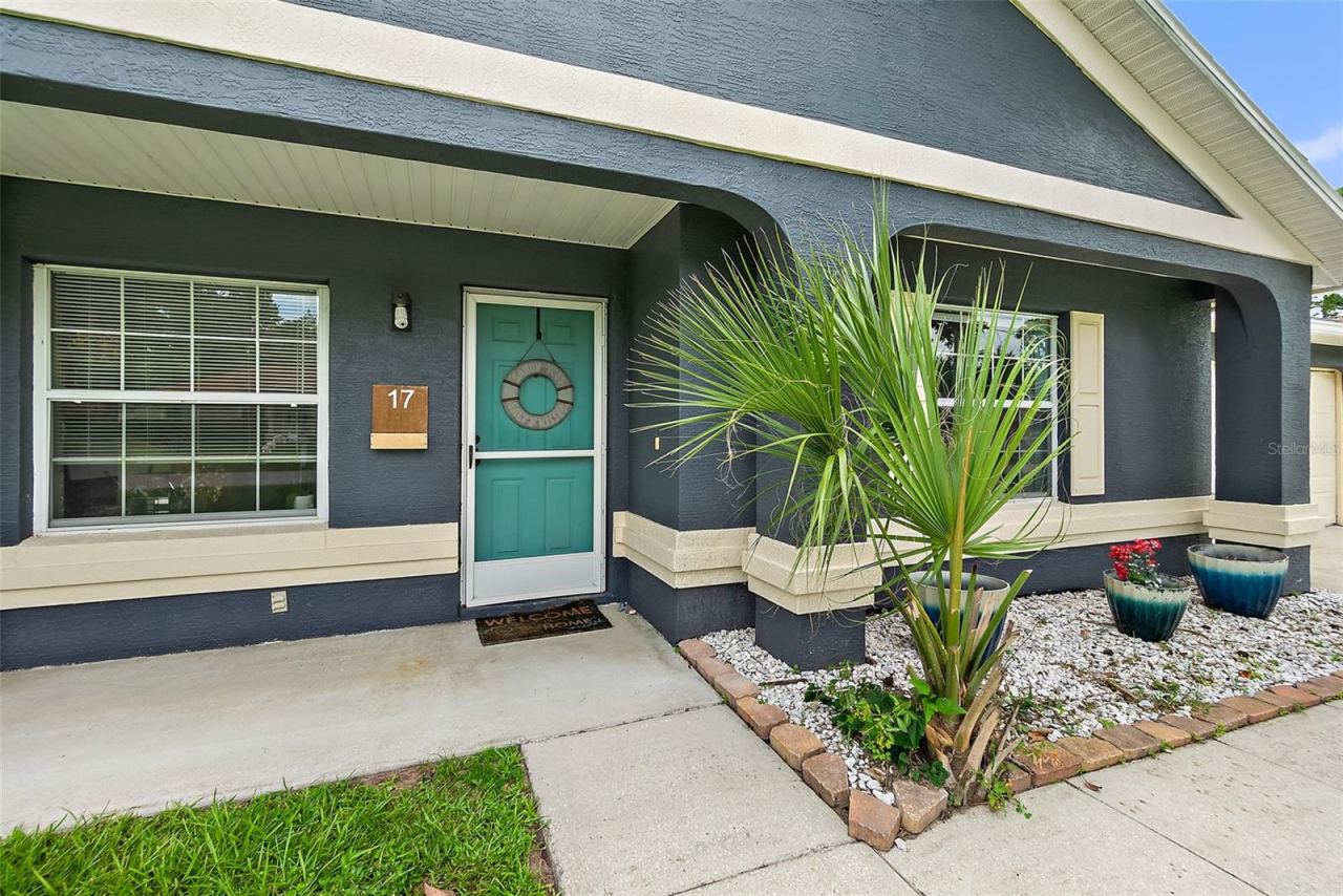 Photo 2 of 17 Pinelark Ln, Palm Coast, FL 32164