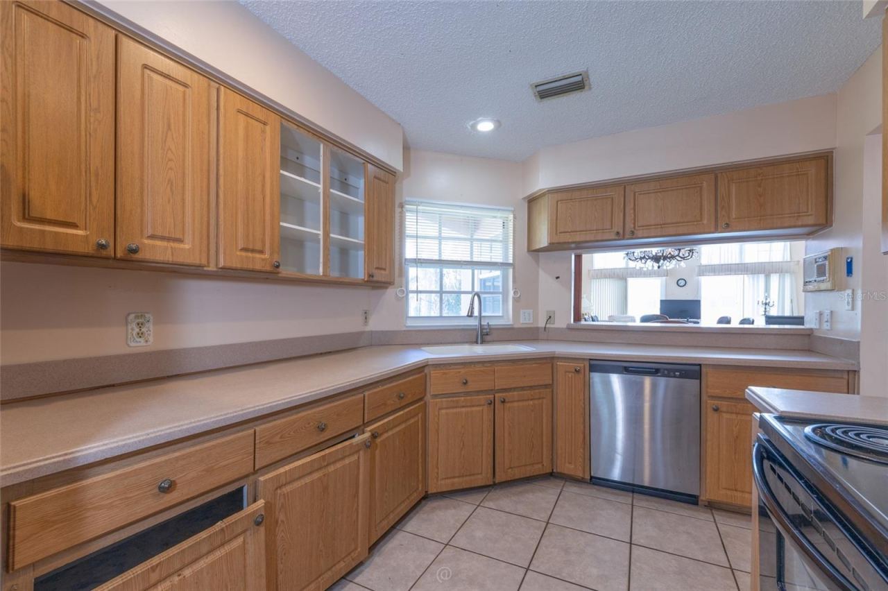 Photo 2 of 29 Cherokee Ct W, Palm Coast, FL 32137