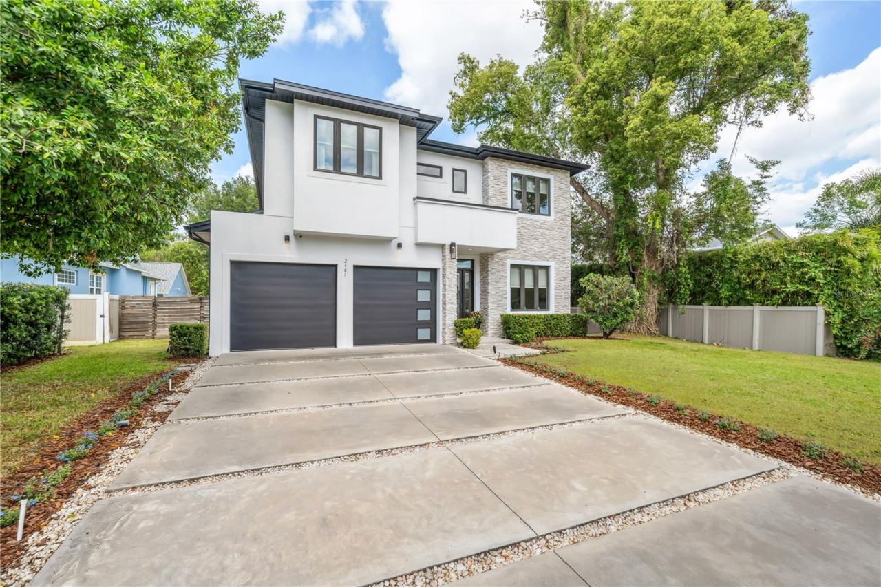 Photo 2 of 2407 Lafayette Ave, Winter Park, FL 32789