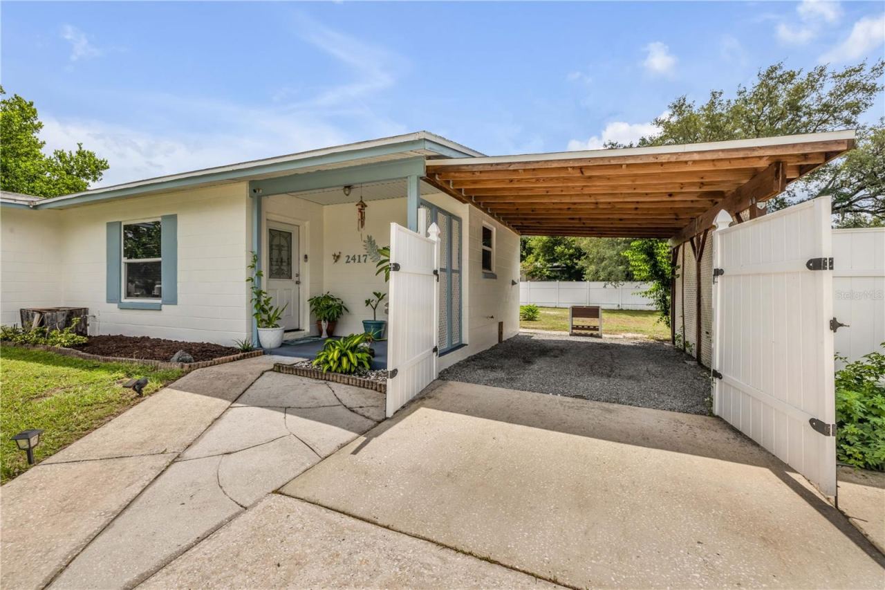 Photo 4 of 2417 Adams Ave, Deltona, FL 32738