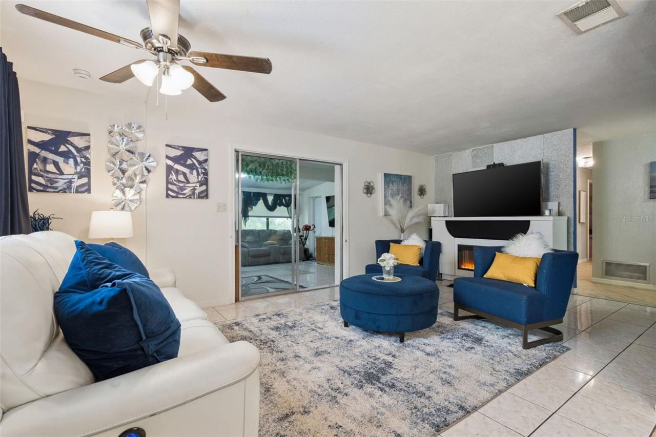Photo 4 of 1912 Saxon Blvd, Deltona, FL 32725