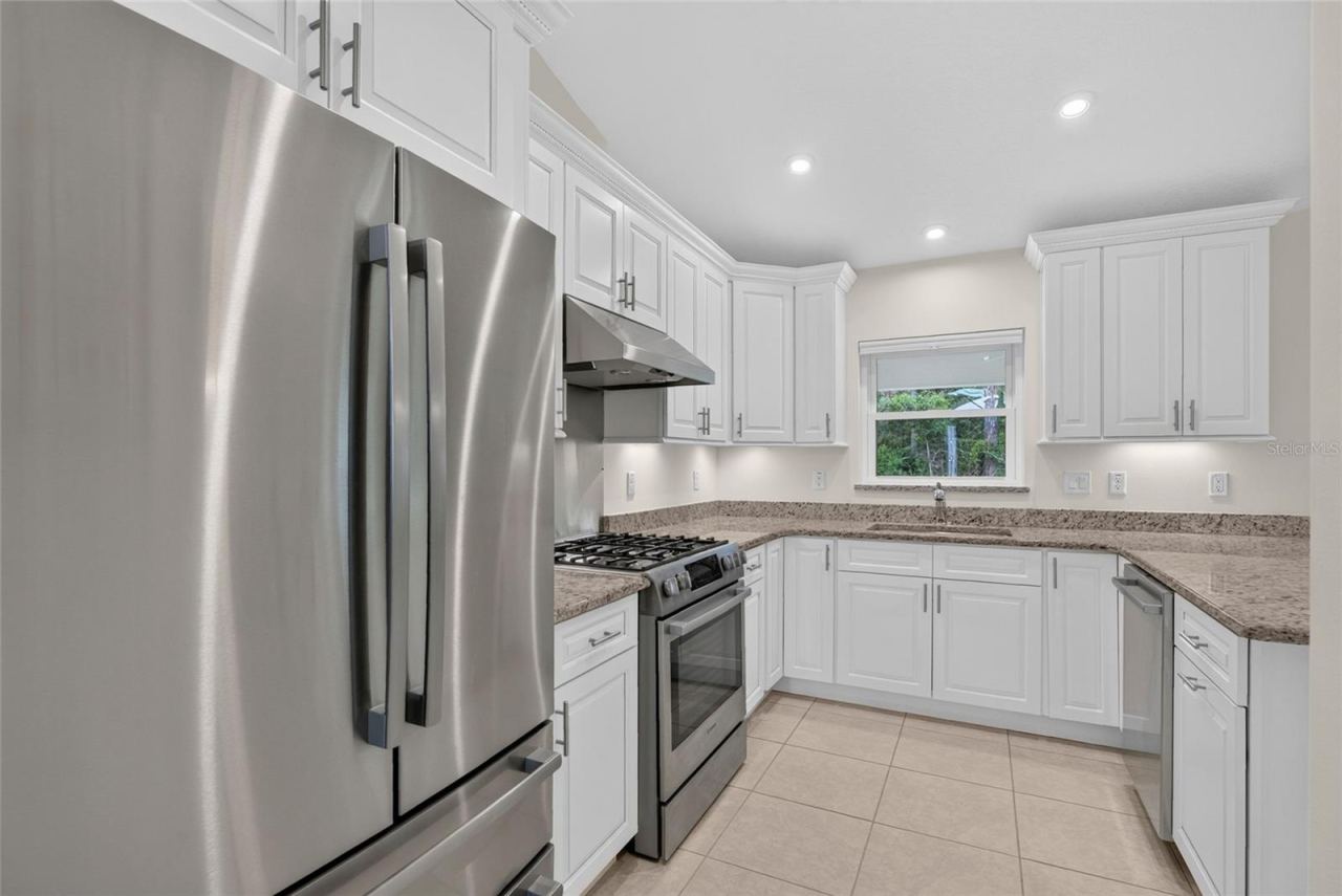 Photo 5 of 39 White House Dr, Palm Coast, FL 32164