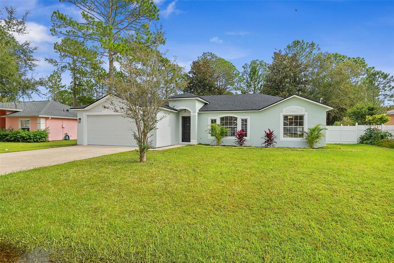 Photo 2 of 12 Riverdale Ln, Palm Coast, FL 32164