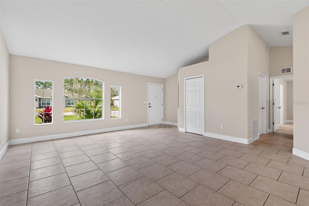 Photo 5 of 12 Riverdale Ln, Palm Coast, FL 32164