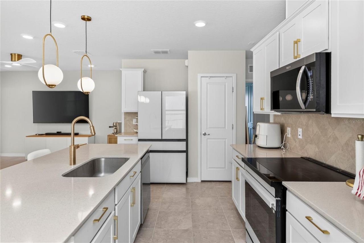 Photo 5 of 3082 Green Park Dr, Deland, FL 32724