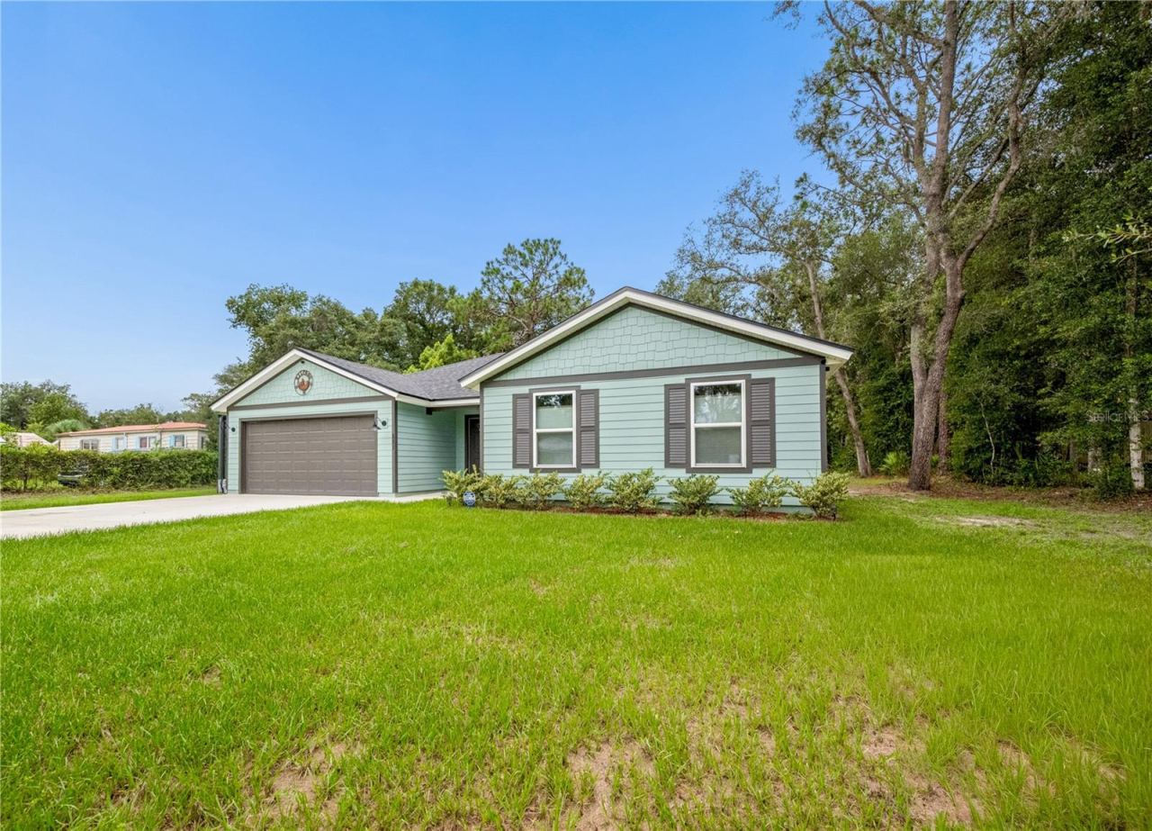 Photo 4 of 111 Breezeway Ave, Satsuma, FL 32189