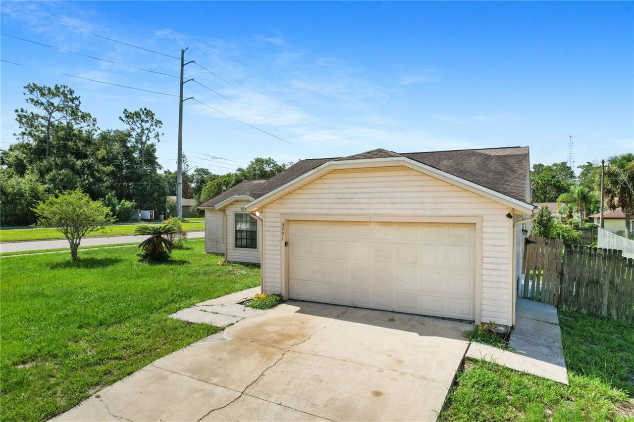 Photo 4 of 3491 Monument Dr, Deltona, FL 32738