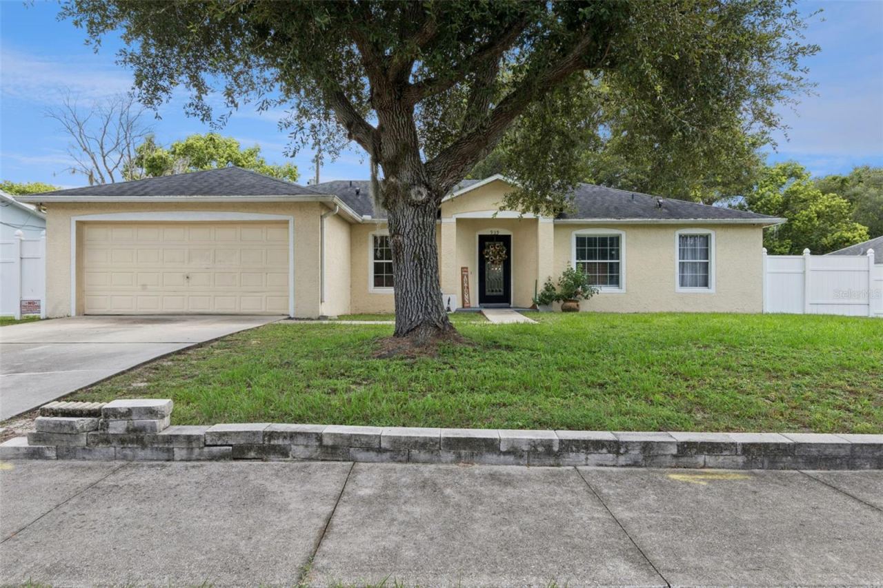 939 Cloverleaf Blvd, Deltona, FL 32725