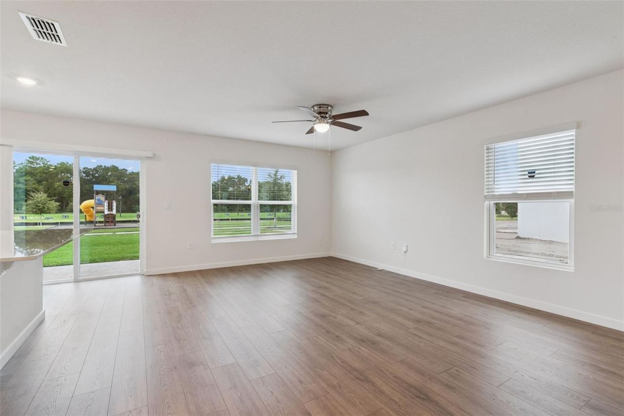 Photo 4 of 541 Remick St, Osteen, FL 32764