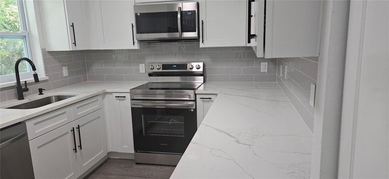 Photo 4 of 501 Loomis Trl, Daytona Beach, FL 32114