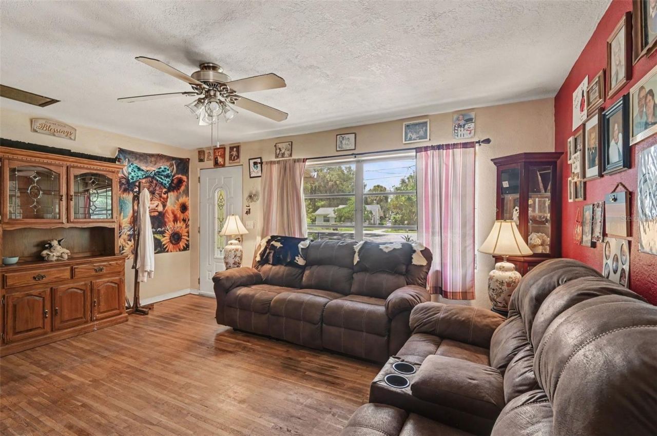 Photo 4 of 624 W French Ave, Orange City, FL 32763