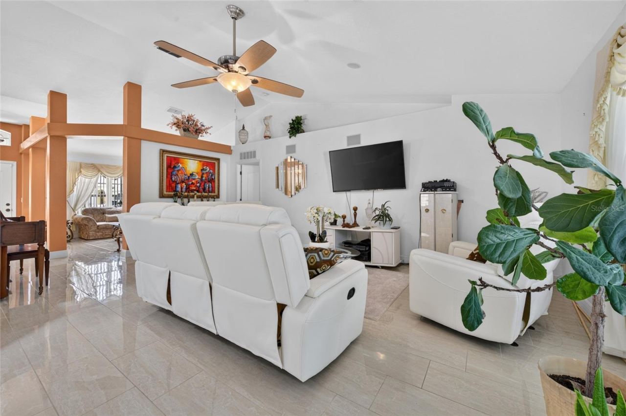 Photo 5 of 1418 Princess Paula Dr, Port Orange, FL 32129
