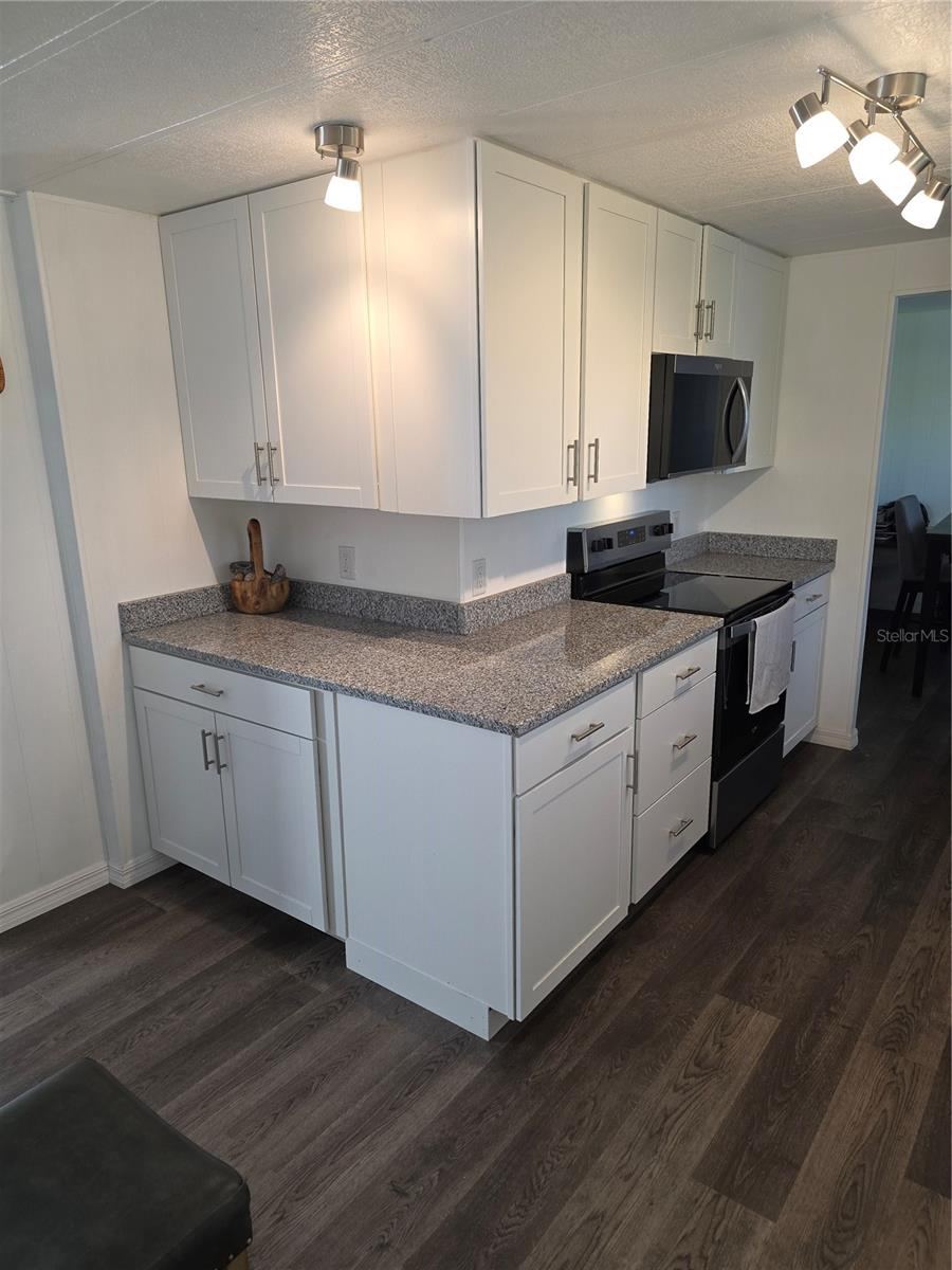 Photo 4 of 102 Barefoot Trl, Port Orange, FL 32129