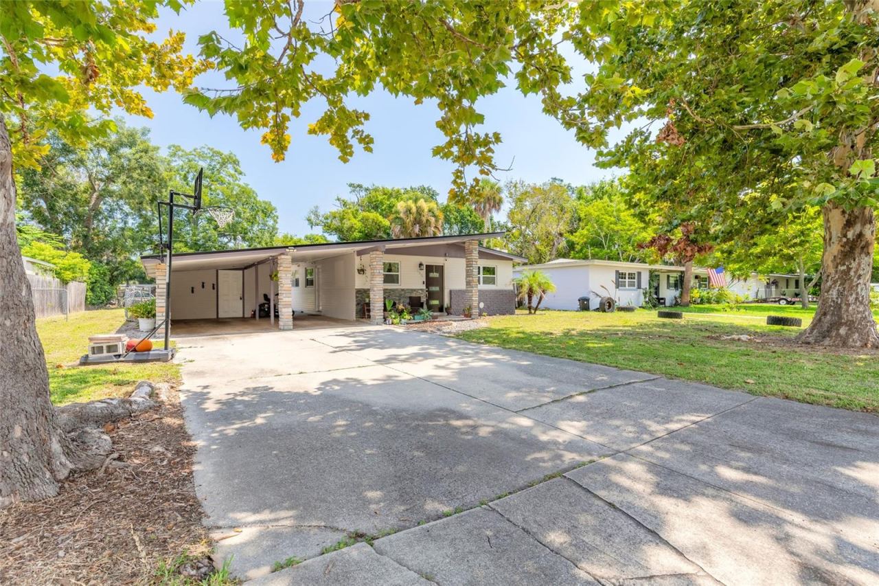 Photo 4 of 645 Westward Cir, Holly Hill, FL 32117