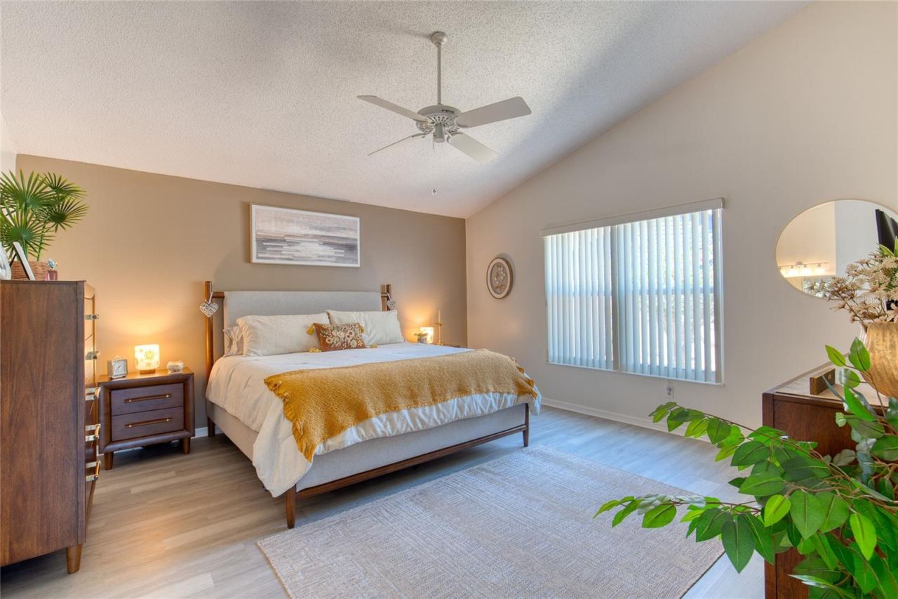 Photo 4 of 982 Breezemont Ct, Port Orange, FL 32127