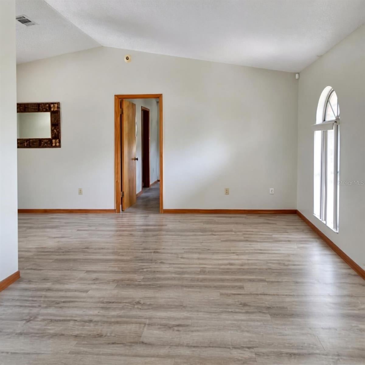 Photo 5 of 1004 Yale Dr, Deltona, FL 32738