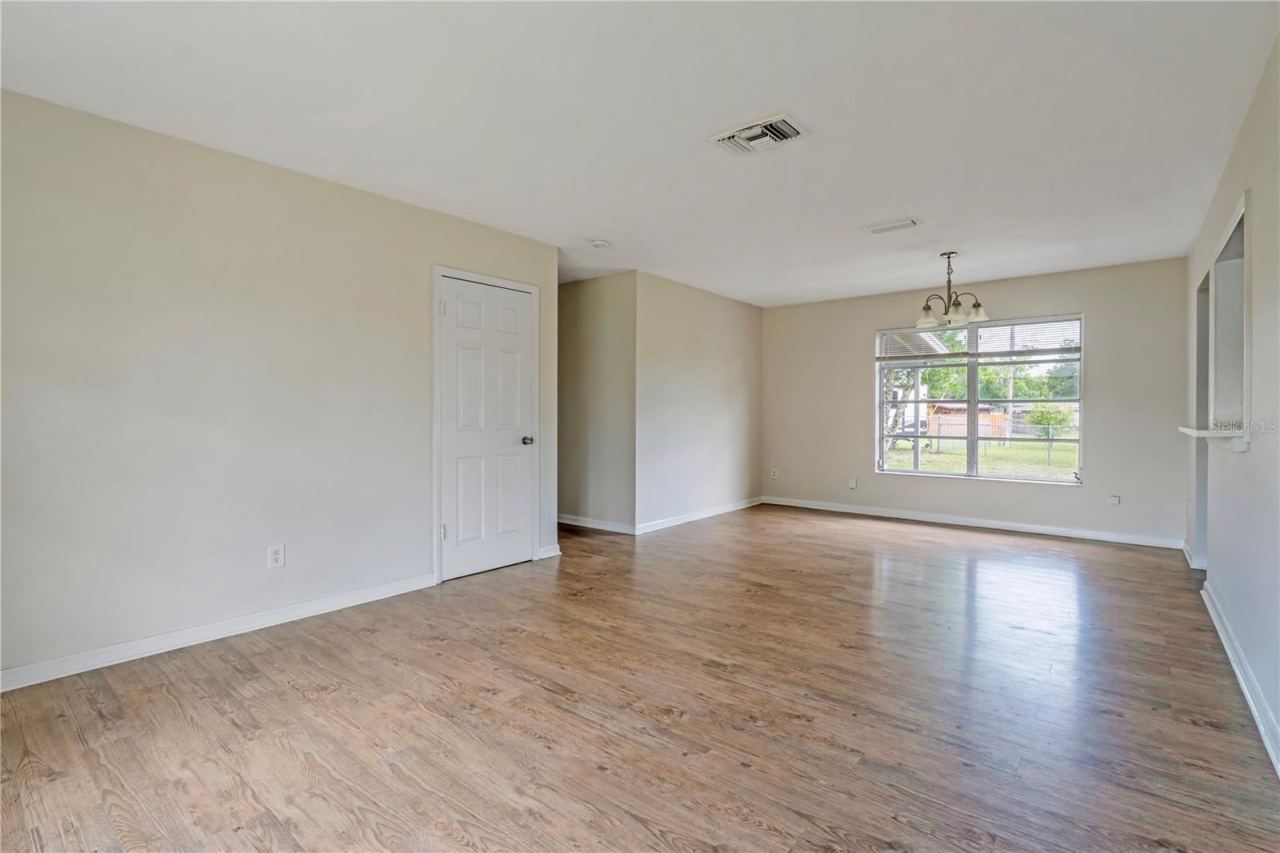 Photo 4 of 962 Rockhill St, Deltona, FL 32725