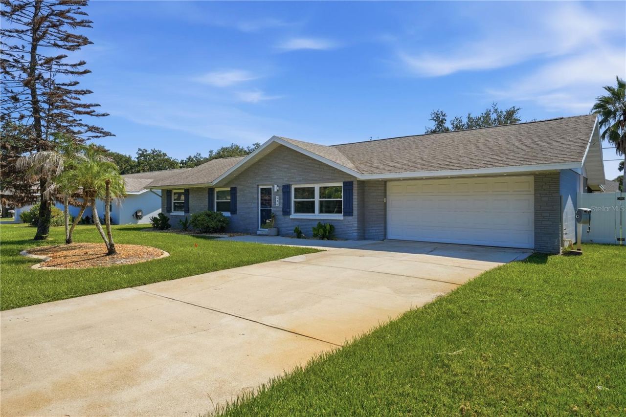 Photo 4 of 636 Devon St, Port Orange, FL 32127