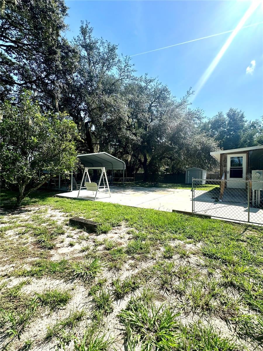 Photo 4 of 202 Ash St, Interlachen, FL 32148