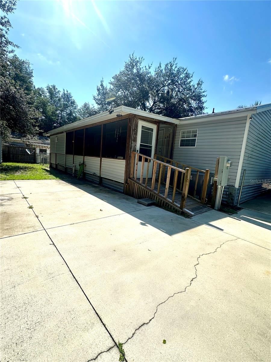 Photo 5 of 202 Ash St, Interlachen, FL 32148