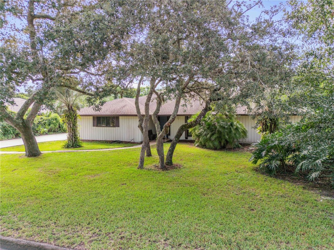 Photo 4 of 530 Club House Blvd, New Smyrna Beach, FL 32168